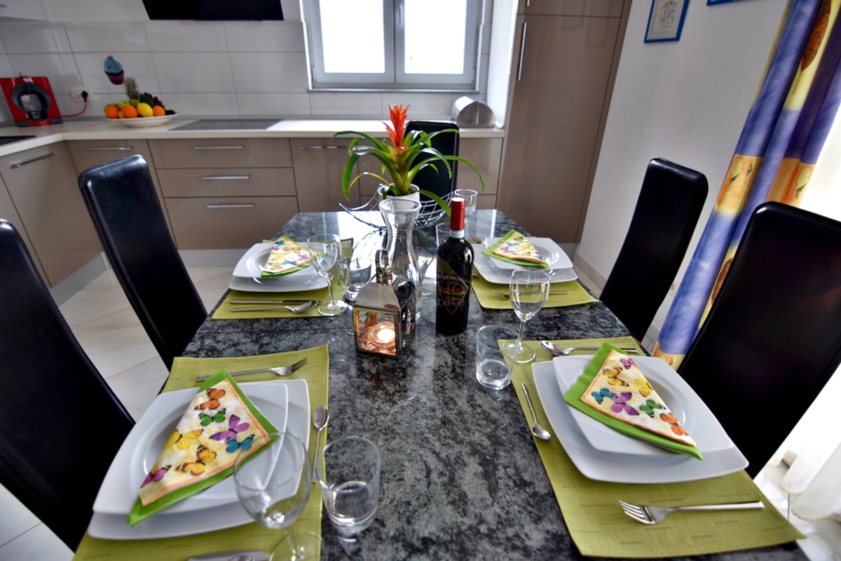 Casa finemente arredata a Čiovo/Okrug Gornji con splendida vista aperta